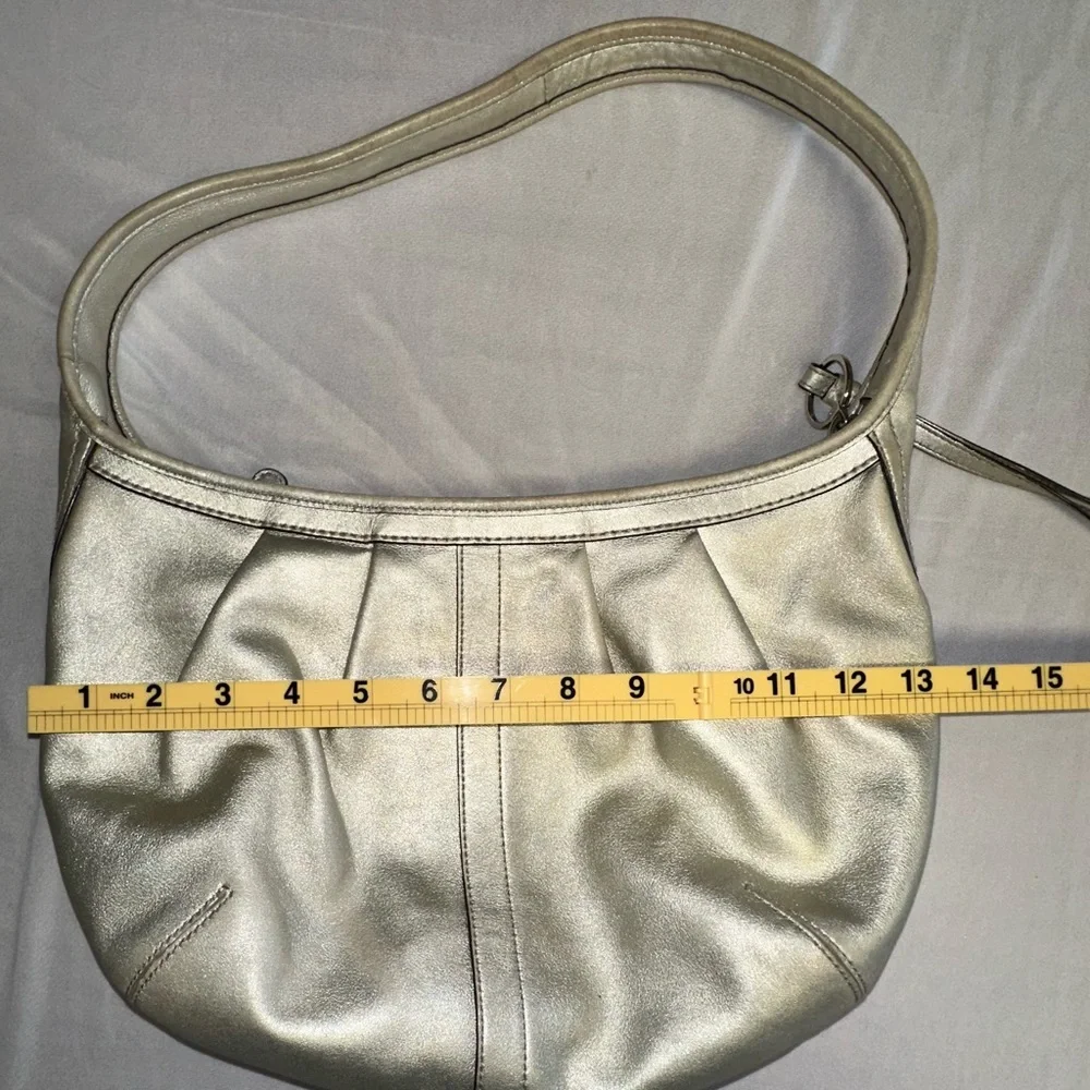 Coach •  Vintage Gold Shoulder Hobo Ergo Pleated Purse • Leather Bag - Picture 9 of 11